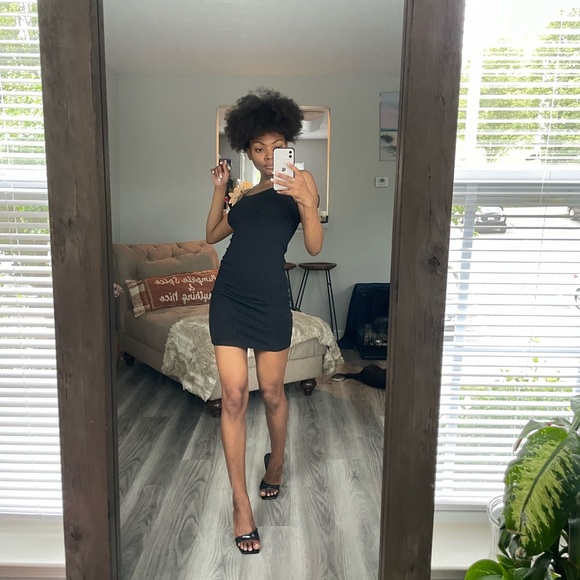 Black MIDI Bodycon Dress - Picture 7 of 12